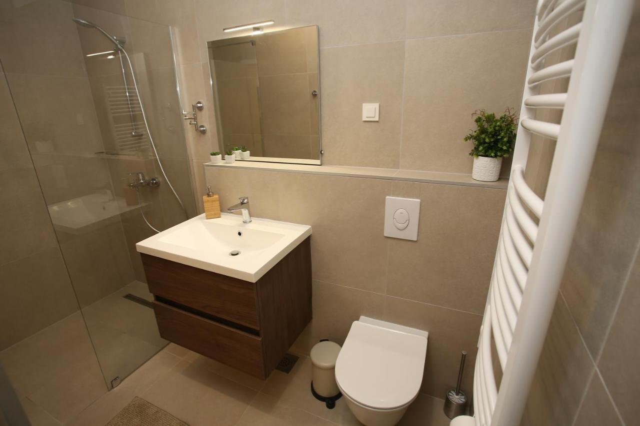Apartmani Tri Bunje Трибунь Екстер'єр фото